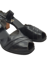 Load image into Gallery viewer, 1940s Deadstock Black Leather Cross Over Vamp Shoes
