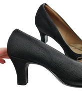 Load image into Gallery viewer, 1920s Black Fabric Court Shoes With Beading
