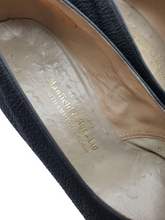 Load image into Gallery viewer, 1920s Black Fabric Court Shoes With Beading
