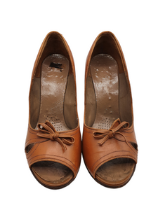 1940s Tan Peep Toe Leather Court Shoes With Bow