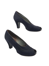 Load image into Gallery viewer, 1940s Navy Blue Suede Peep Toe Court Shoes
