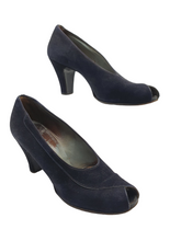Load image into Gallery viewer, 1940s Navy Blue Suede Peep Toe Court Shoes
