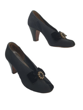 Load image into Gallery viewer, 1930s Black Canvas and Velvet Court Shoes With Diamante Embellishment and Patent Heel
