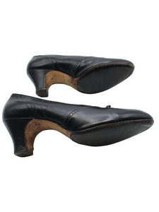 Late 1940s Black Leather Shoes With Bows