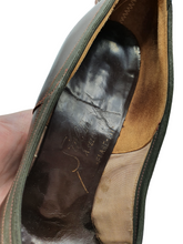 Load image into Gallery viewer, 1940s Chocolate Brown Court Shoes
