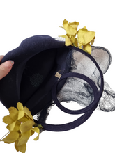 Load image into Gallery viewer, 1940s Navy Felt Hat With Yellow Flowers and Netting
