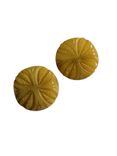 Load image into Gallery viewer, 1940s Dark Lemon Curd Galalith Set Of Brooches
