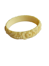 Load image into Gallery viewer, 1940s Celluloid Flower Bangle
