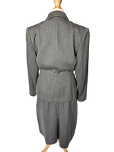 Load image into Gallery viewer, 1940s Classic Wartime Grey Suit With Round Buttons
