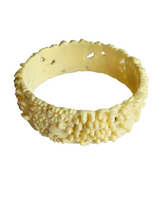 Load image into Gallery viewer, 1940s Celluloid Chrysanthemum Flower Bangle

