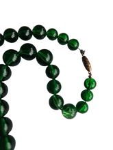 Load image into Gallery viewer, 1940s/1950s Green Early Plastic Lucite Necklace
