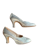 Load image into Gallery viewer, 1920s Silver Court Shoes
