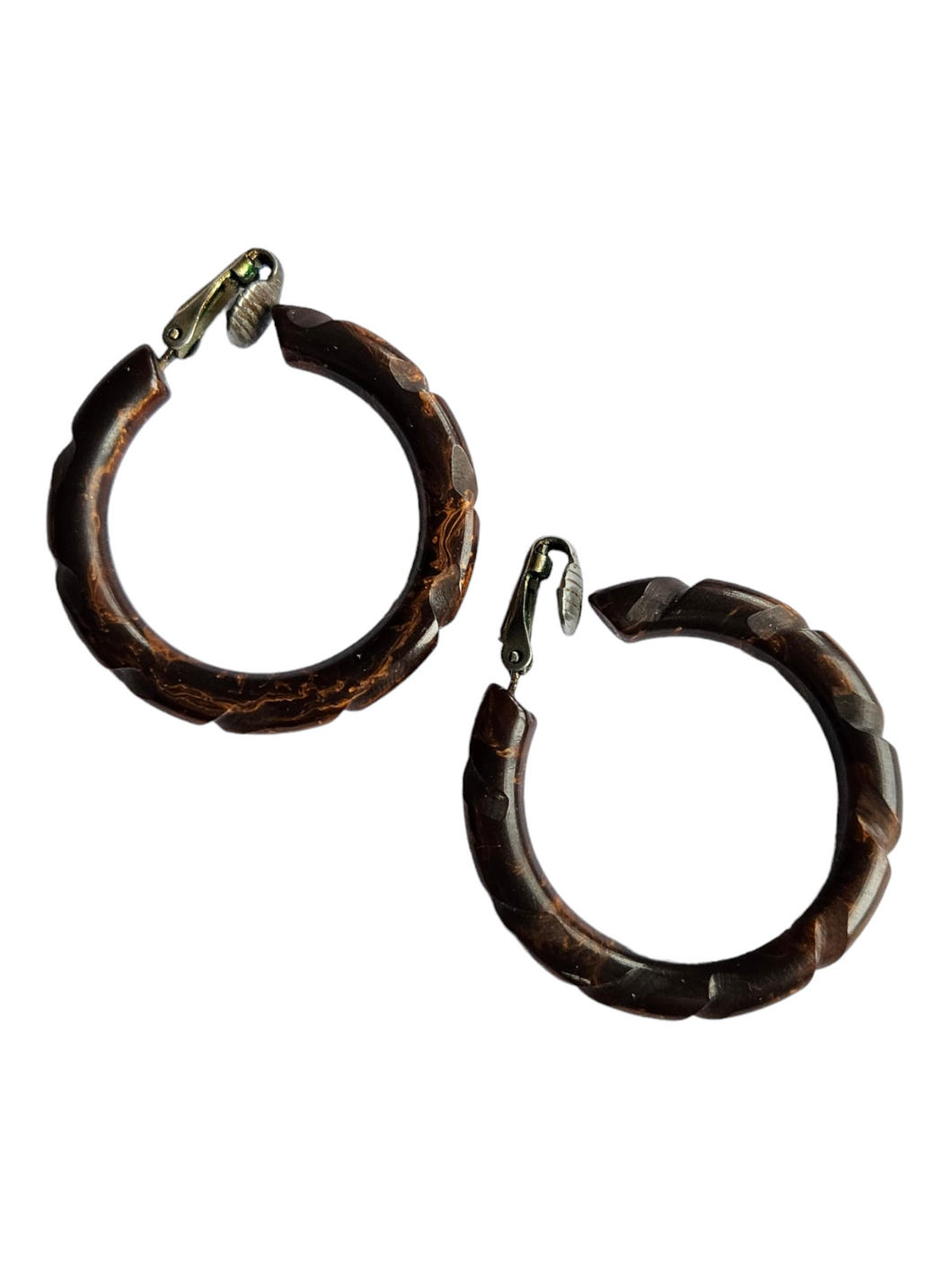 1940s Marbled Brown Carved Bakelite Hoop Earrings