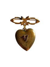 Load image into Gallery viewer, 1940s World War Two V For Victory Heart Brooch
