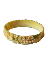 Load image into Gallery viewer, 1940s Painted Celluloid Flower Bangle
