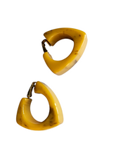 Load image into Gallery viewer, 1940s Banoffee Marbled Triangle Bakelite Chunky Hoop Earrings
