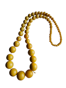 1940s Dark Yellow/Green Galalith Necklace