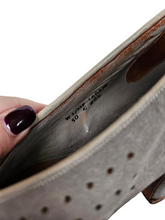 Load image into Gallery viewer, 1940s Pale Grey Suede Button Court Shoes
