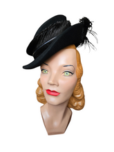 Load image into Gallery viewer, 1940s Black Felt Tilt Hat With Huge Feather
