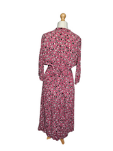 Load image into Gallery viewer, 1940s Pink, Black and White Leaf Print Crepe Dress
