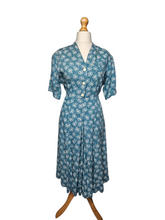 Load image into Gallery viewer, 1940s Teal and White Novelty Hat Print Dress
