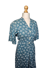 Load image into Gallery viewer, 1940s Teal and White Novelty Hat Print Dress
