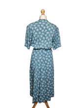 Load image into Gallery viewer, 1940s Teal and White Novelty Hat Print Dress
