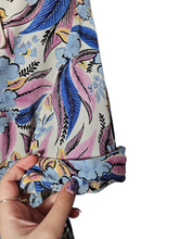 Load image into Gallery viewer, 1940s Blue Pink Leaf/Feather Crepe Dress
