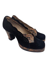 Load image into Gallery viewer, 1940s Black Suede and Brown Snakeskin Platform Court Shoes
