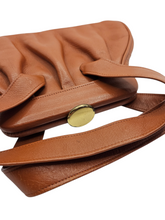 Load image into Gallery viewer, 1940s Cinnnamon Leather Bag Deadstock and Note
