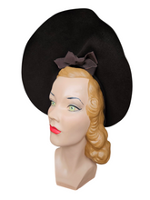 Load image into Gallery viewer, 1940s Huge Brown Halo Hat With Small Bow
