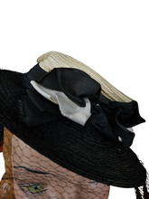 Load image into Gallery viewer, 1940s Black and Cream Straw/Raffia Tilt Hat

