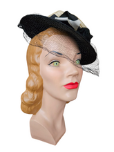 Load image into Gallery viewer, 1940s Black and Cream Straw/Raffia Tilt Hat
