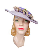 Load image into Gallery viewer, 1940s Lilac Straw/Raffia Hat With Flowers
