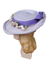 Load image into Gallery viewer, 1940s Lilac Straw/Raffia Hat With Flowers
