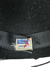 Load image into Gallery viewer, 1940s Black New York Creation Hat With Green Feathers
