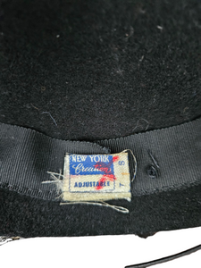 1940s Black New York Creation Hat With Green Feathers