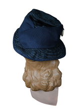 Load image into Gallery viewer, 1940s Navy Blue Raffia Tilt Hat With Wood Rings
