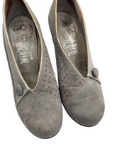 Load image into Gallery viewer, 1940s Pale Grey Suede Button Court Shoes
