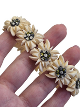 Load image into Gallery viewer, 1940s Stretchy Edelweiss Bracelet
