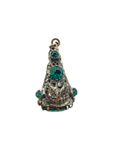 Load image into Gallery viewer, 1930s Czech Green Glass Filigree Pendant/Drop
