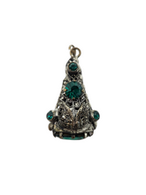 Load image into Gallery viewer, 1930s Czech Green Glass Filigree Pendant/Drop
