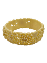 Load image into Gallery viewer, 1940s Celluloid Chrysanthemum Flower Bangle
