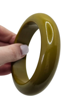 Load image into Gallery viewer, 1940s Olive Green Chunky Bakelite Bangle
