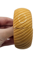 Load image into Gallery viewer, 1940s Creamed Corn Chunky Bakelite Clamper Bangle
