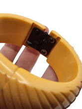 Load image into Gallery viewer, 1940s Creamed Corn Chunky Bakelite Clamper Bangle
