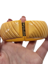 Load image into Gallery viewer, 1940s Creamed Corn Chunky Bakelite Clamper Bangle
