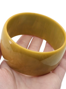 1940s Fat Light Chartreuse Bakelite Bangle