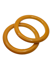 Load image into Gallery viewer, 1940s Bright Egg Yolk/Orange Saucer Matching Bakelite Bangle Set

