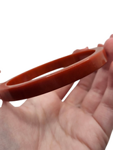 Load image into Gallery viewer, 1940s Terracotta Marbled Flat Cut Bakelite Bangle
